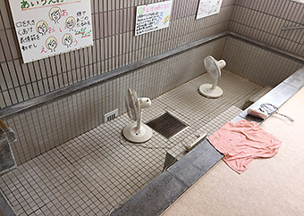 施工前の岩風呂