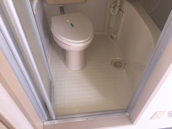 トイレ付 ユニットバス 便器撤去➡床面シート～香川県高松市香川町浅野